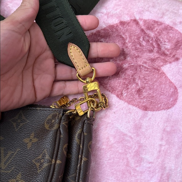 Louis Vuitton multi pochette accessoires Monogram Crossbody Bag color khaki - Picture 10 of 15